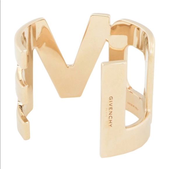 ♦️SOLD♦️$890 AUTHENTIC GIVENCHY GOLD LOGO BRACELET - Picture 7 of 7